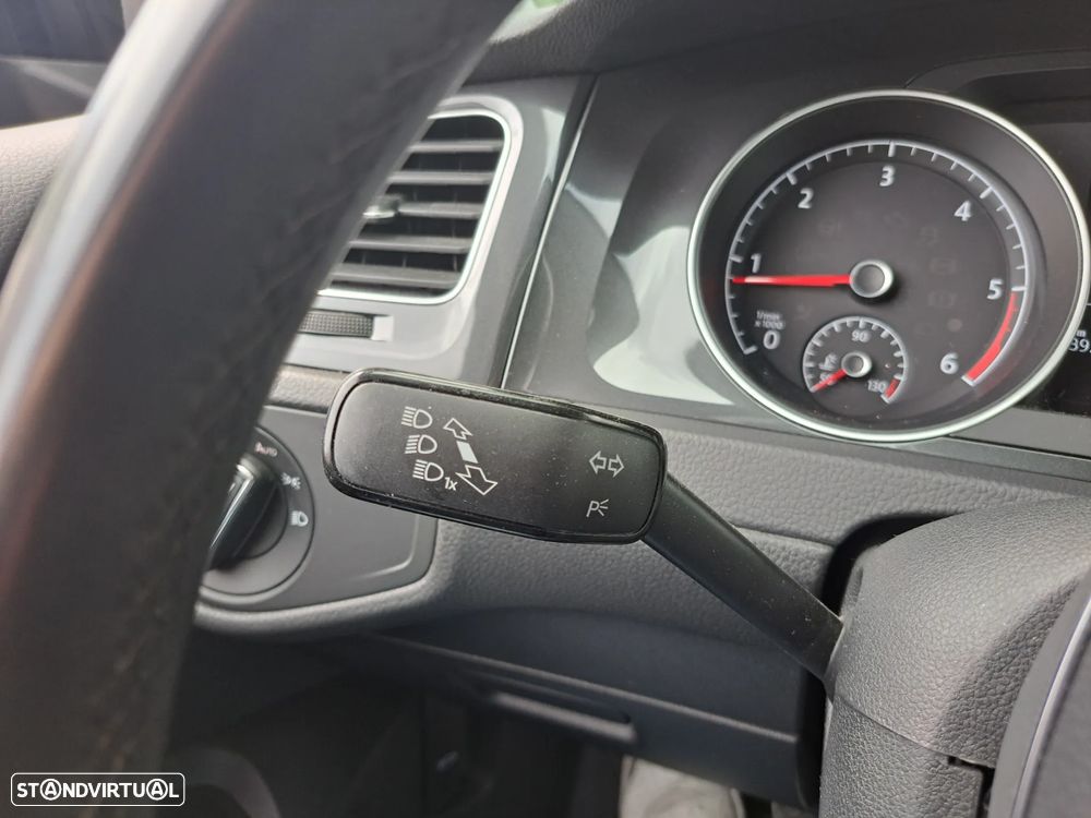 VW Golf 1.6 TDI Highline - 14