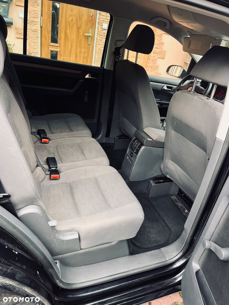 Volkswagen Touran - 6