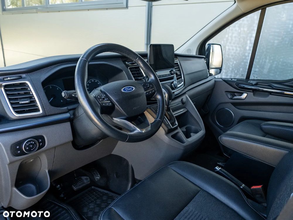 Ford Tourneo Custom - 9