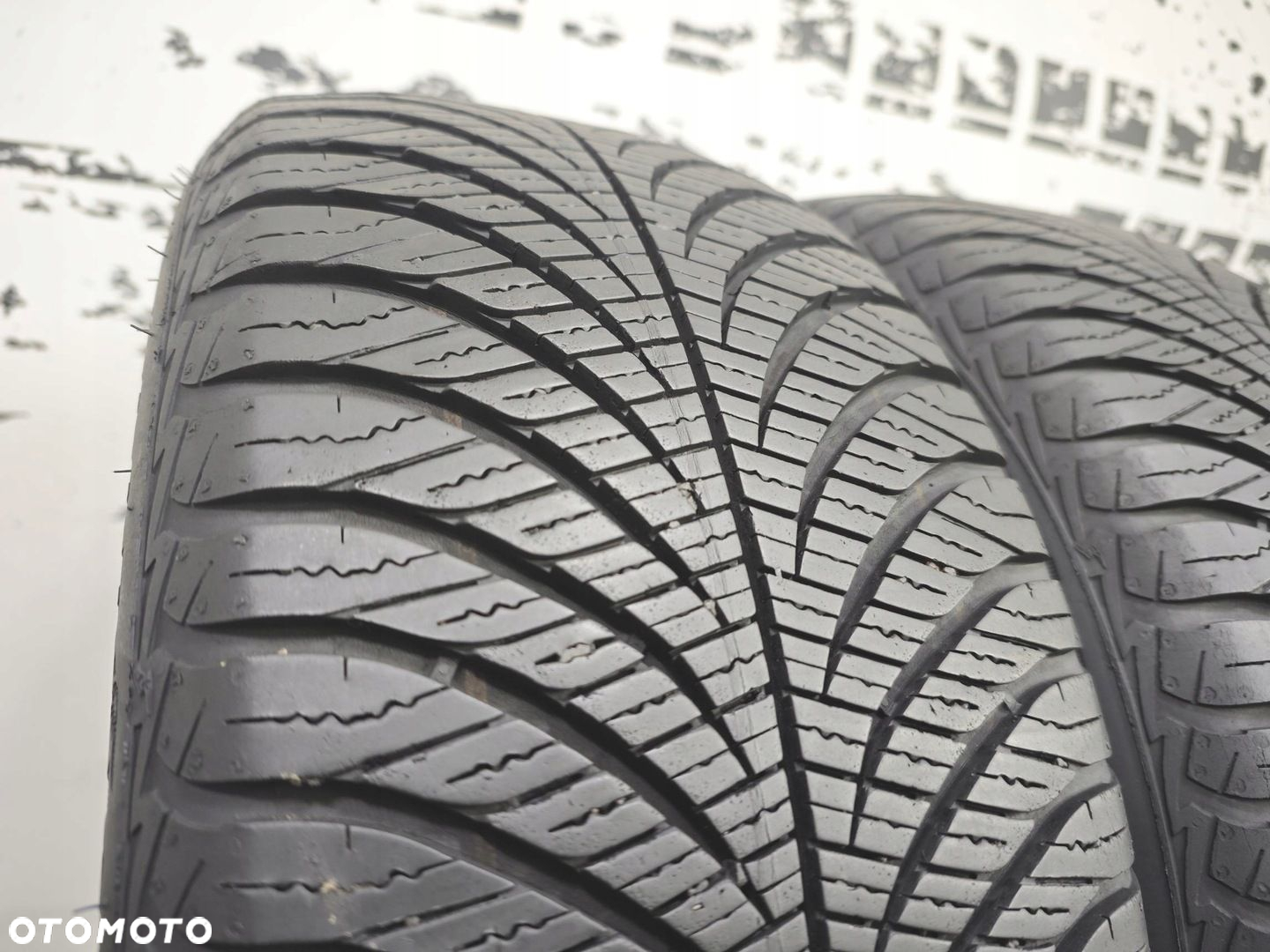 215/55r17 goodyear 2023 opony całoroczne 6,5mm 51428 - 2