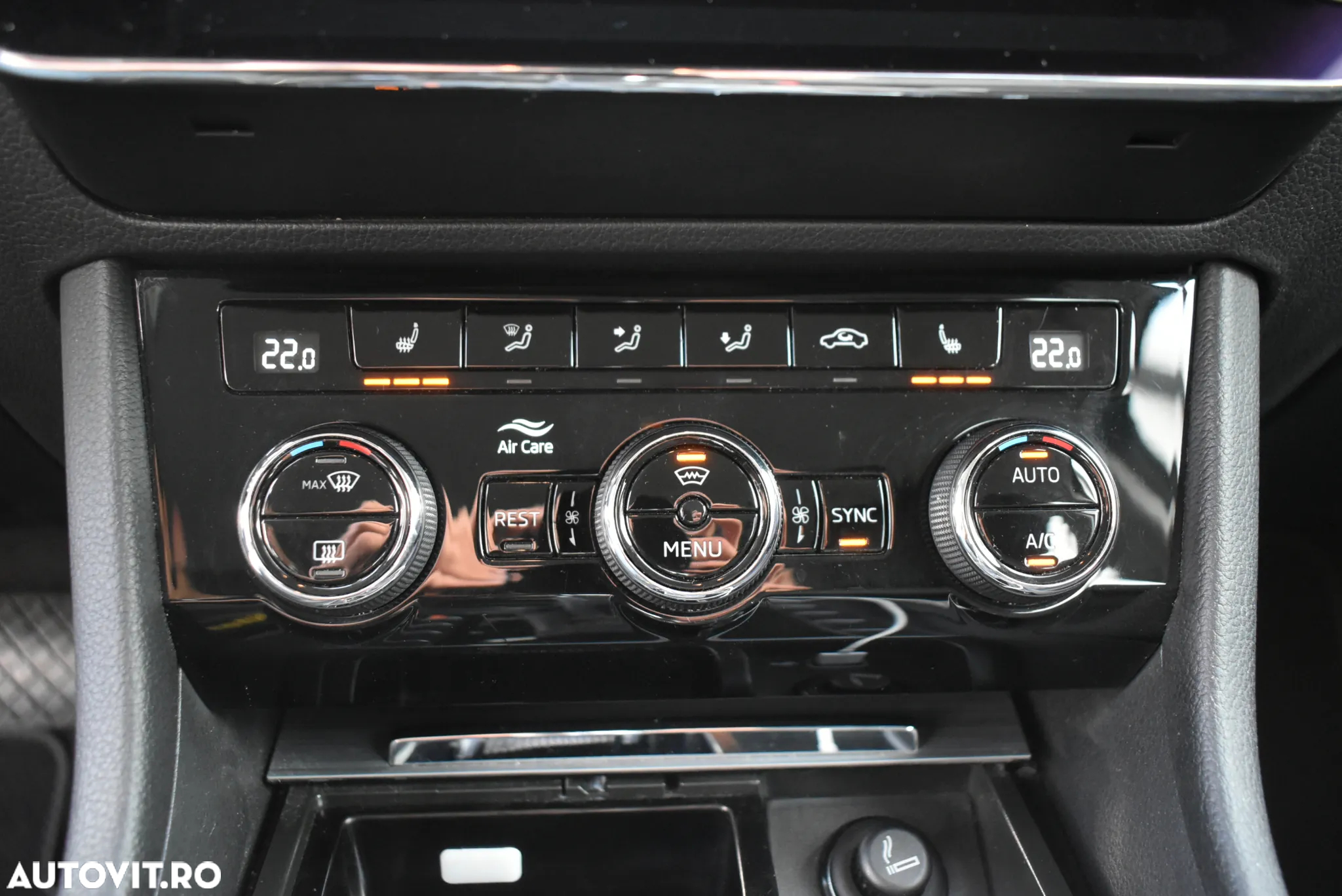Skoda Superb 2.0 TDI DSG Ambition - 24