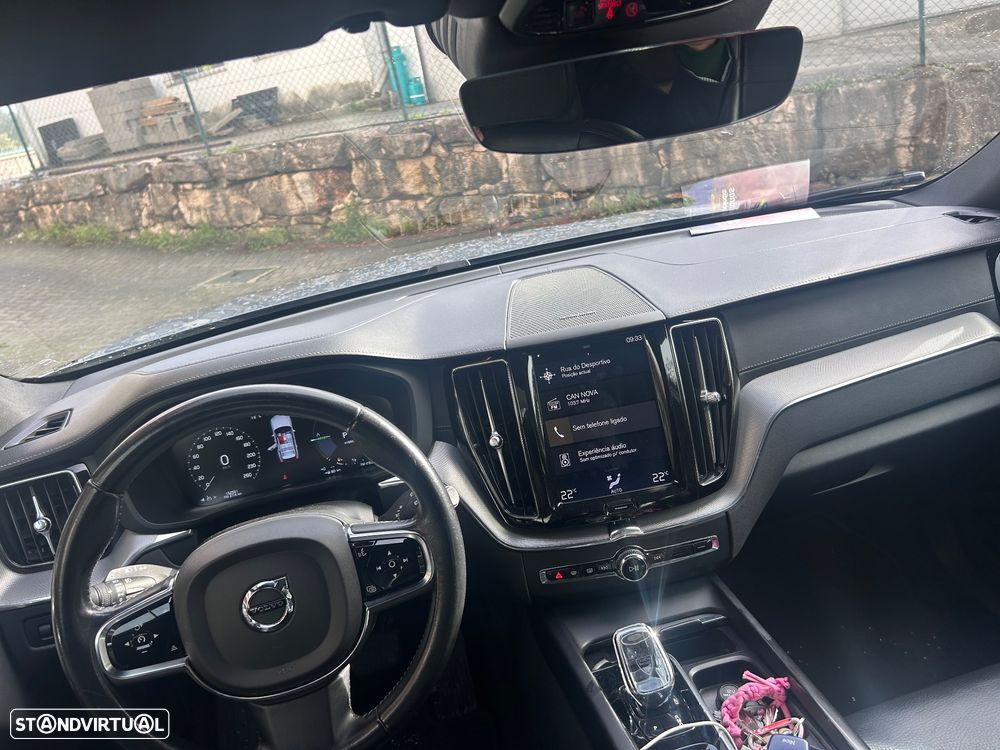 Volvo XC 60 2.0 T8 PHEV R-Design AWD - 9