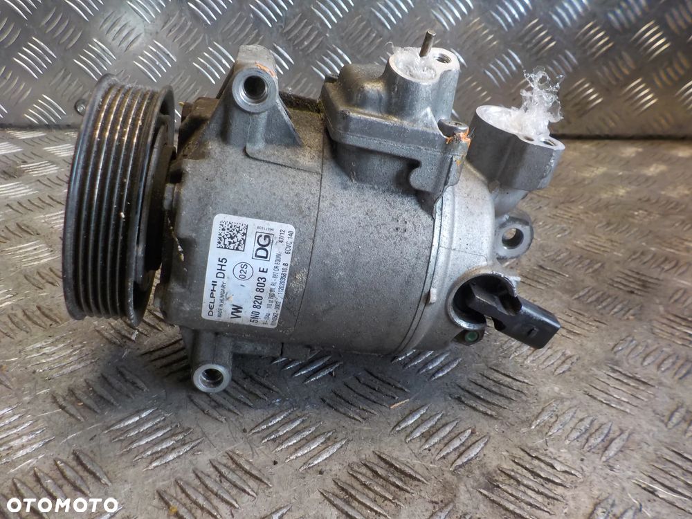 VW PASSAT B7 2.0 TDI SPRĘŻARKA KLIMATYZACJI 5N0820803E - 1
