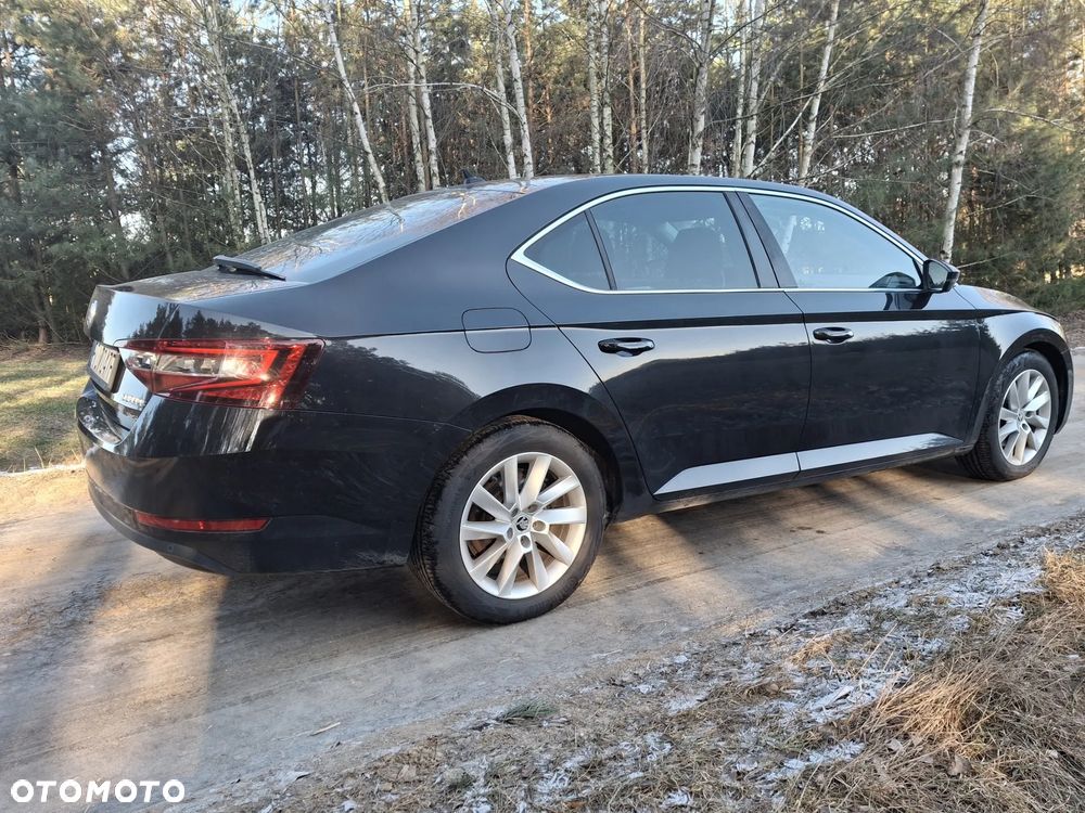 Skoda Superb 2.0 TDI 4x4 Style DSG - 3