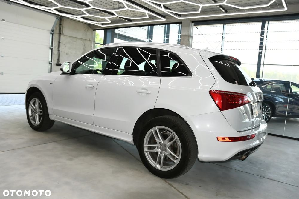 Audi Q5 3.2 FSI Quattro S tronic - 10