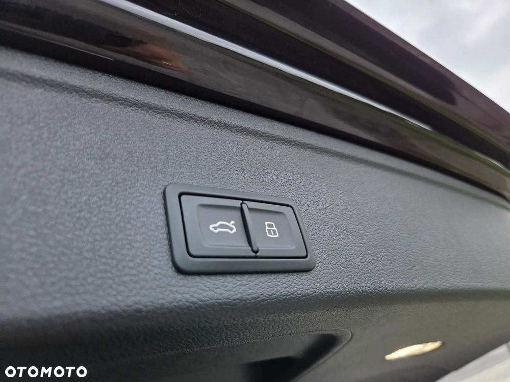 Audi A4 Avant 40 TDI quattro S tronic S line - 37