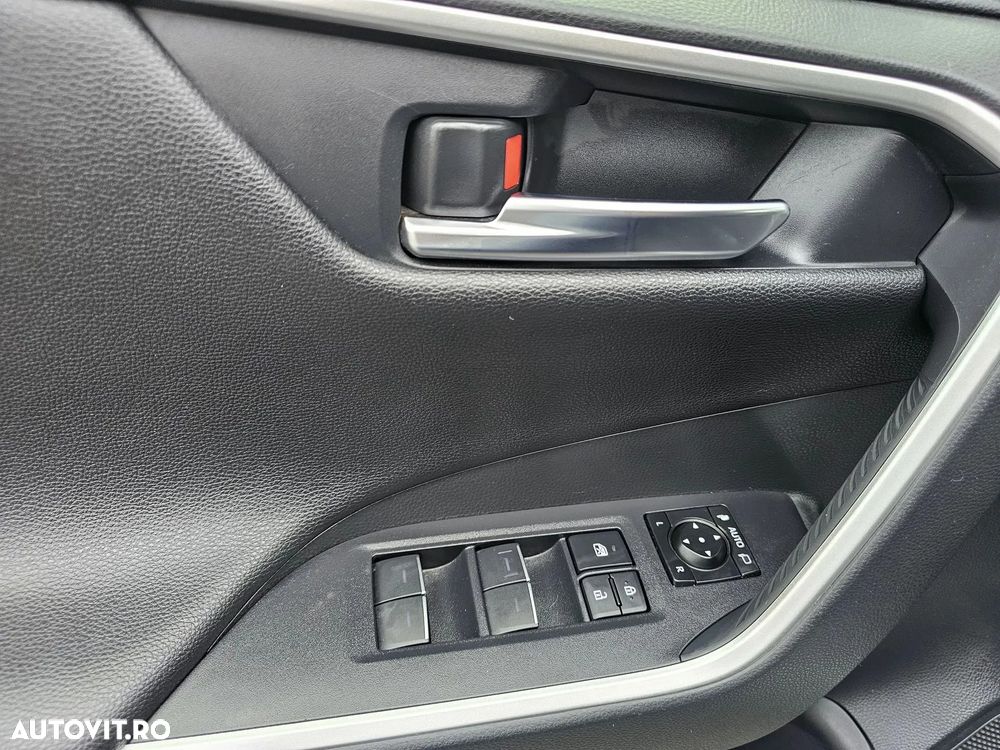 Toyota RAV4 2.5 4x4 Team Deutschland - 9