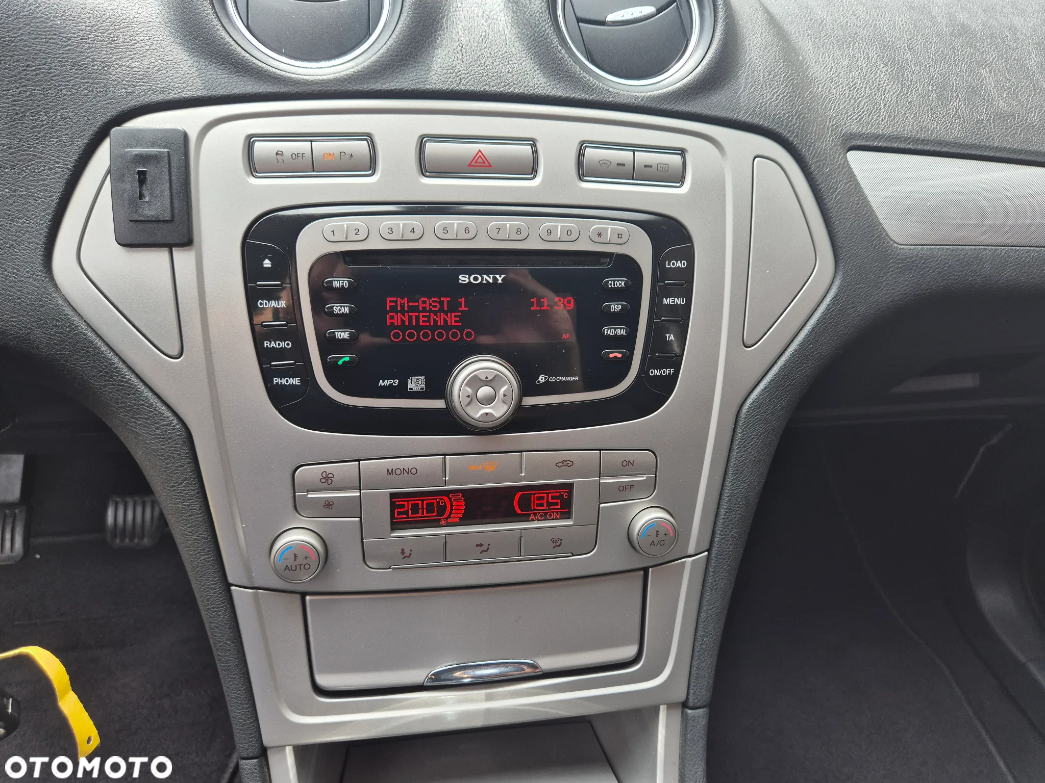 Ford Mondeo 2.0 TDCi Ambiente - 37