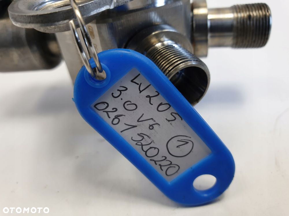 Mercedes W205 3.0 V6 POMPA PALIWA 0261520220 - 2