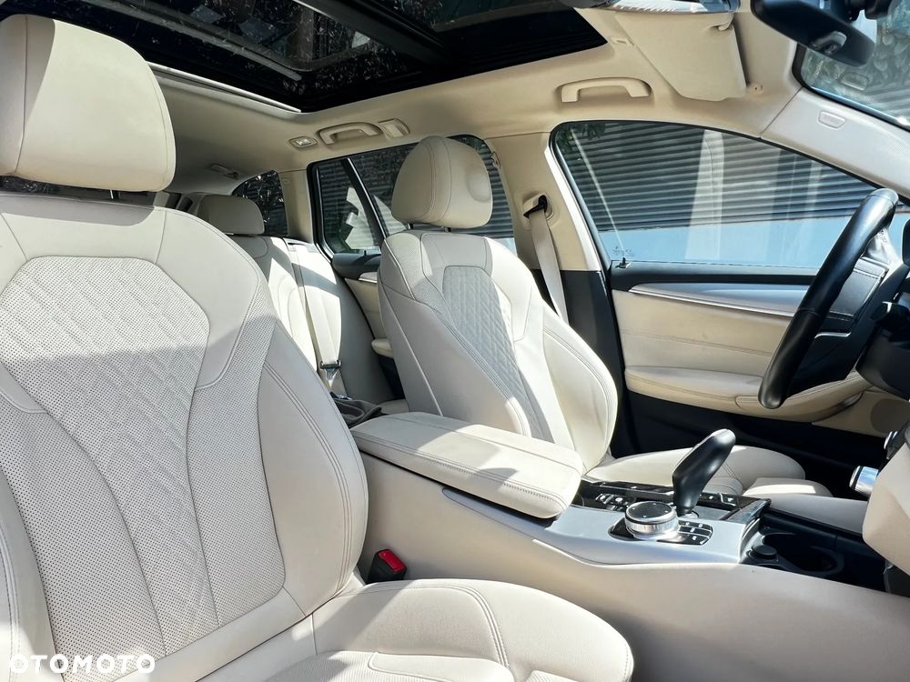 BMW Seria 5 520d xDrive Luxury Line sport - 7