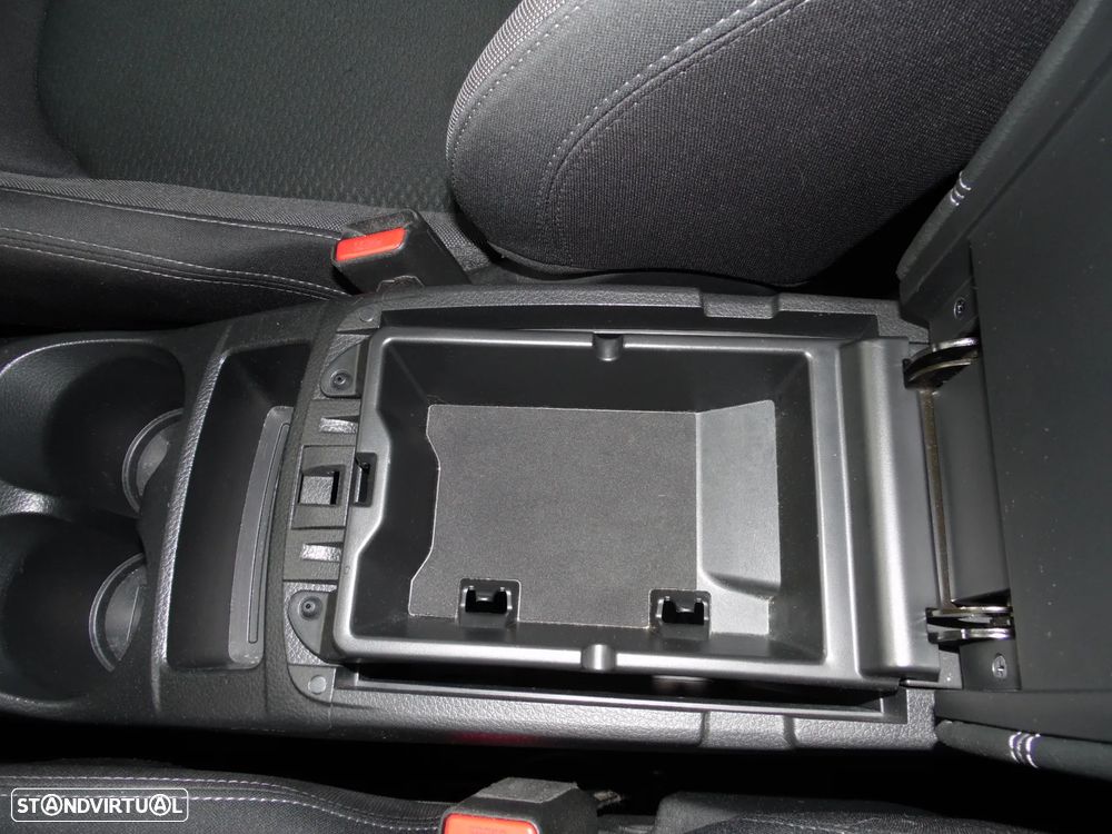 Nissan Qashqai 1.5 dCi N-Connecta J18 - 16