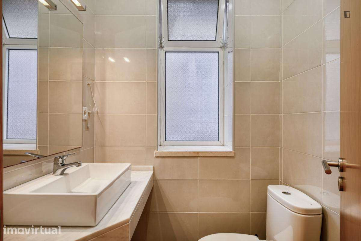Quarto - localizado em Penha de França Lisbon - Grande imagem: 3/18