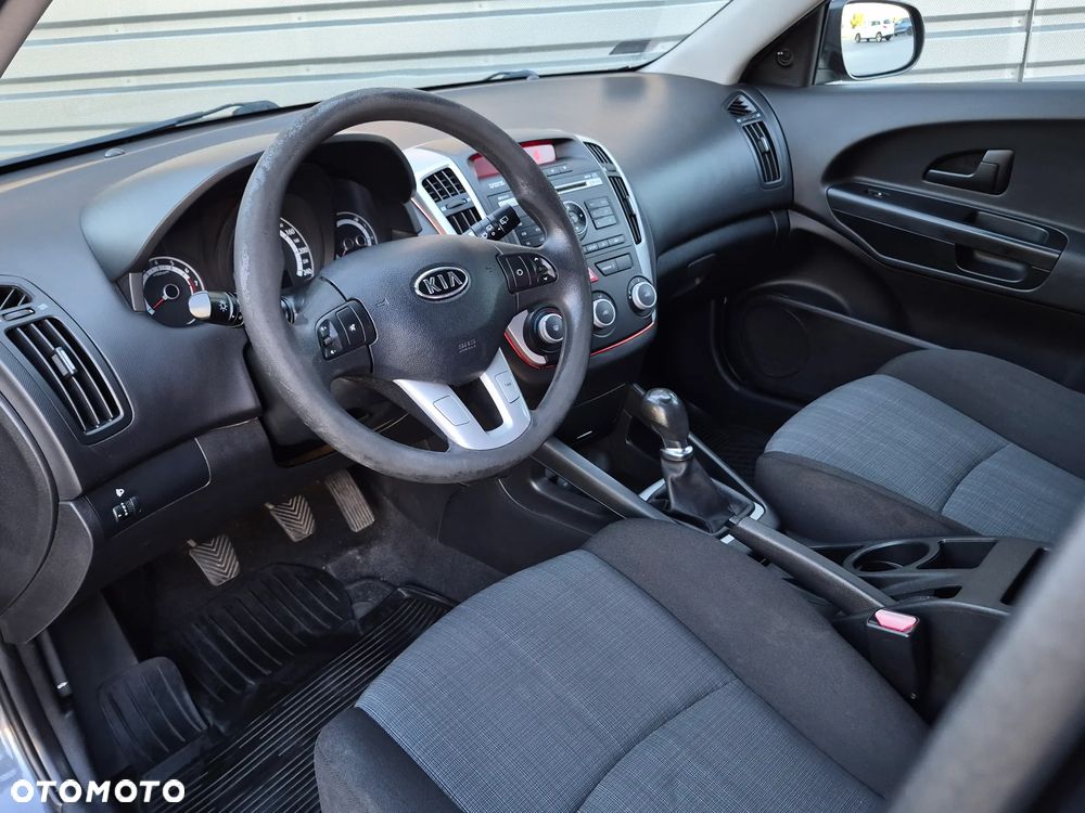 Kia Ceed 1.4 CVVT Vision - 14