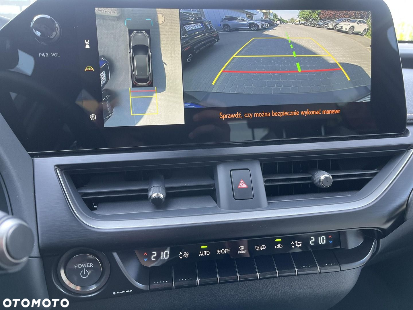 Lexus UX - 19