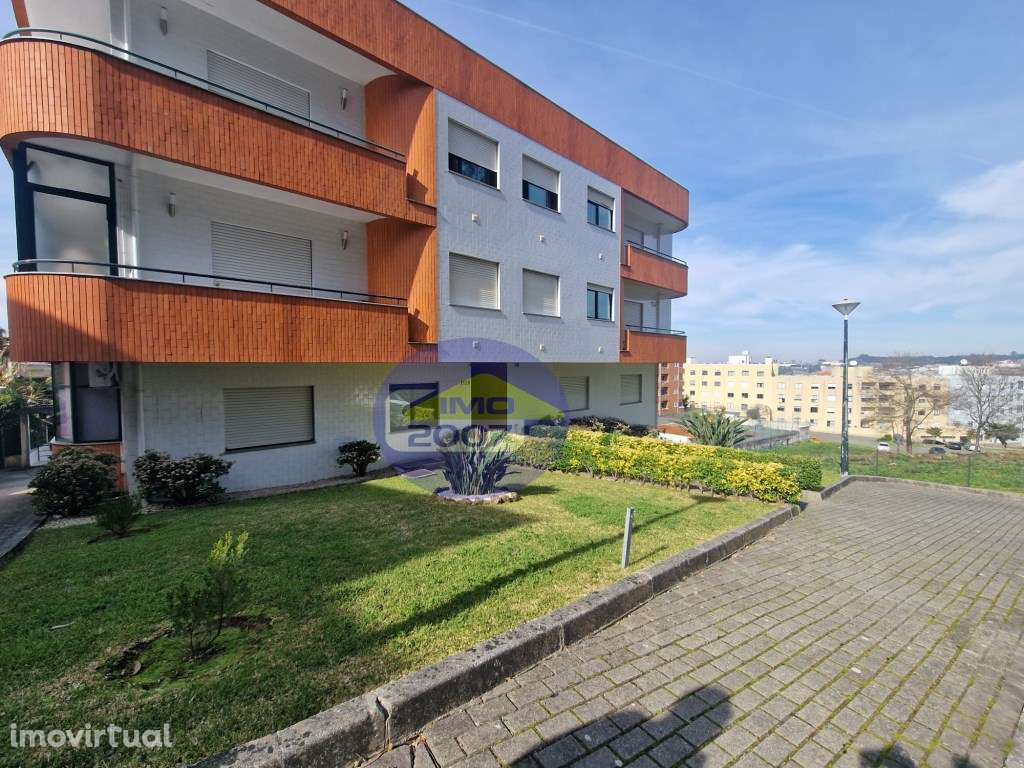 T3 com 3 frentes no último piso - Excelente localização - Grande imagem: 2/35