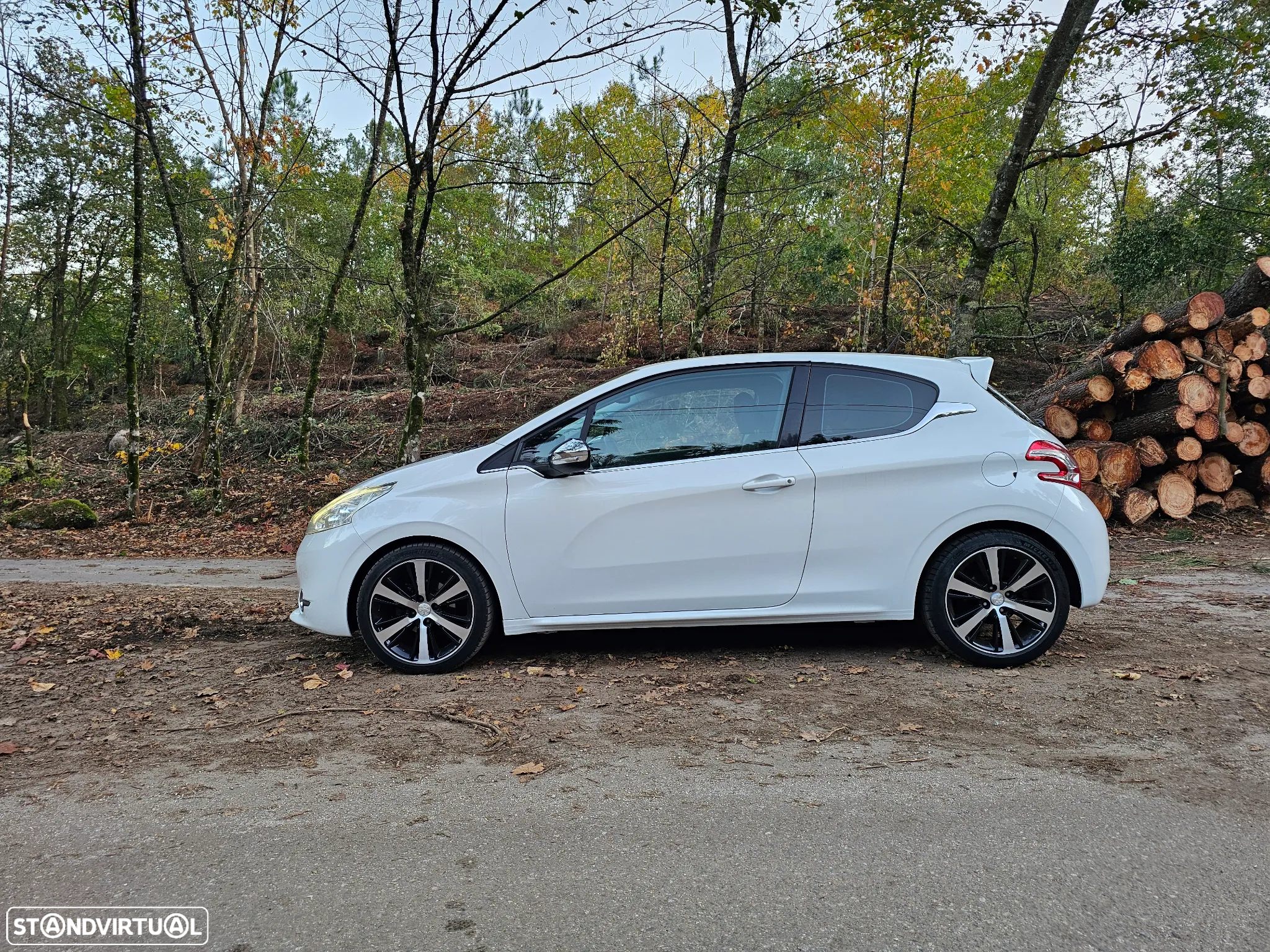Peugeot 208 1.6 e-HDi Allure - 5