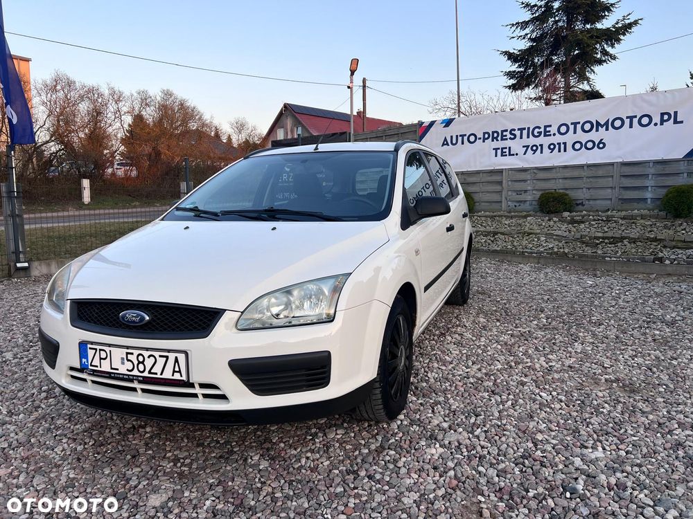 Ford Focus 1.4 Ambiente - 1
