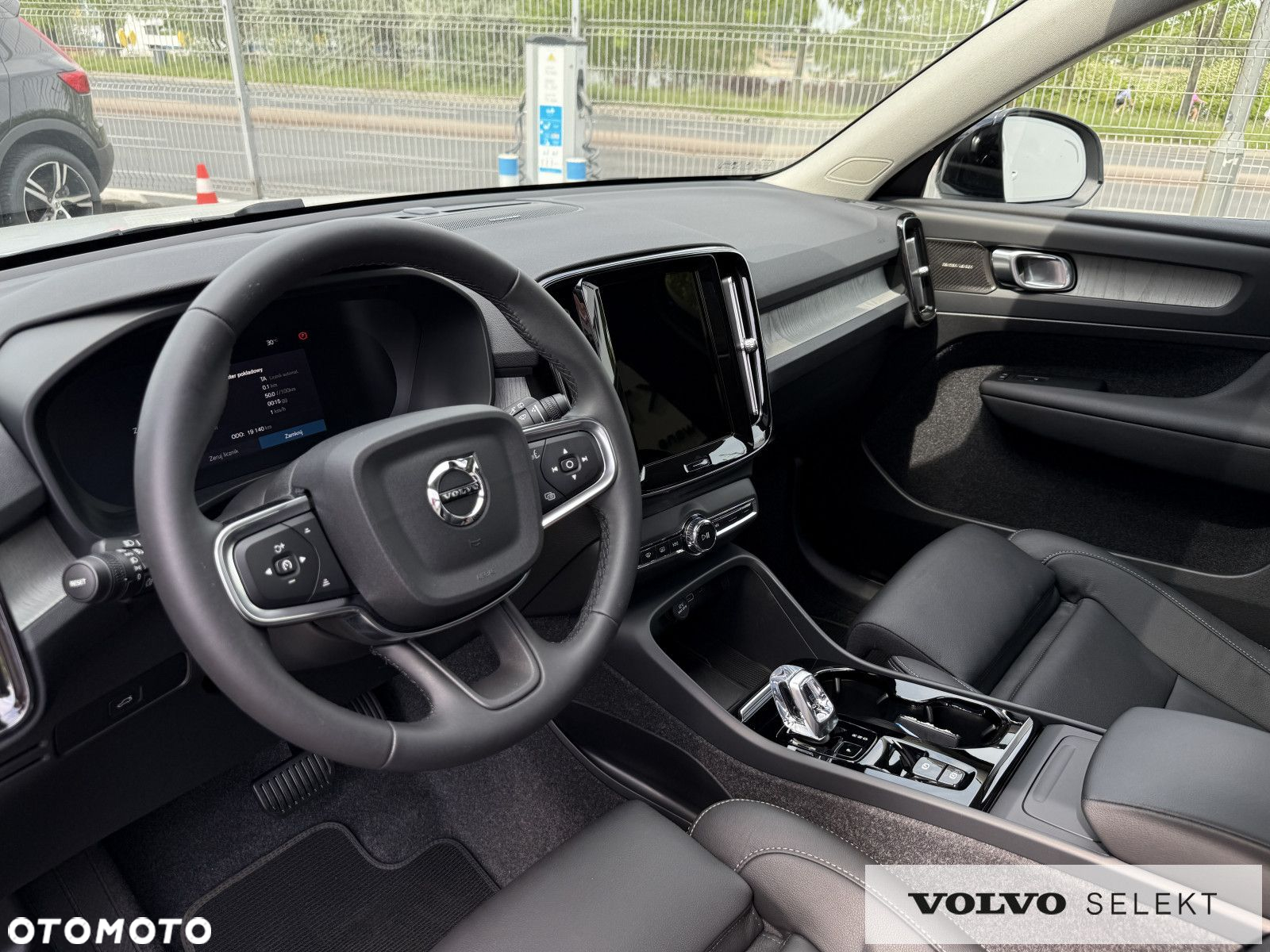 Volvo XC 40 - 18