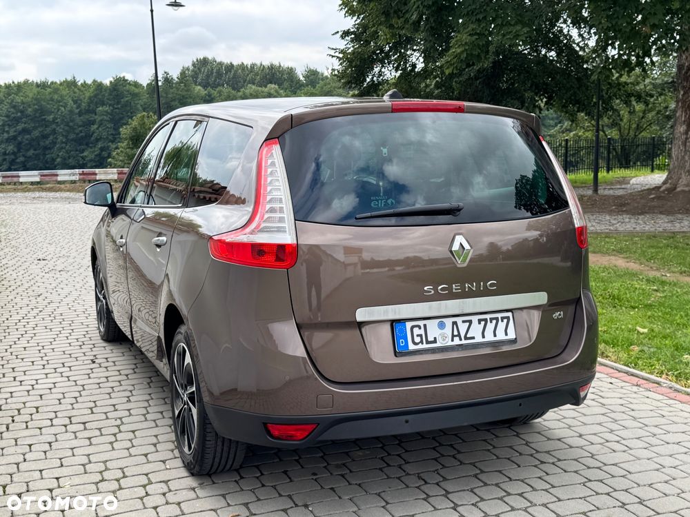Renault Grand Scenic - 12