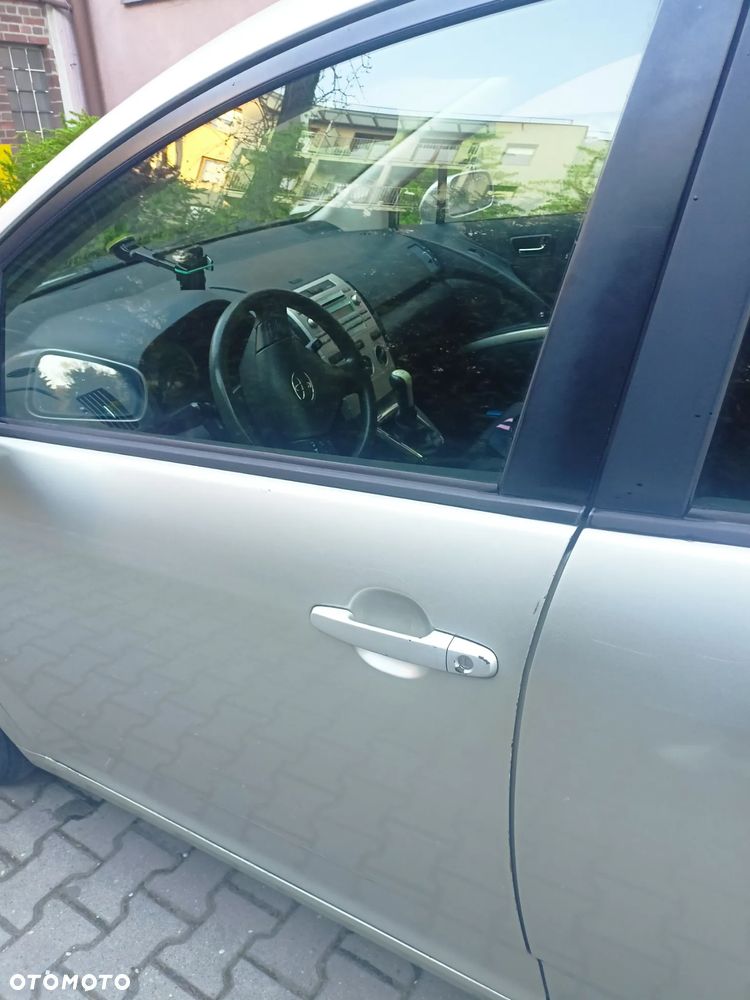 Toyota Corolla Verso 2.2 D-4D Premium - 22