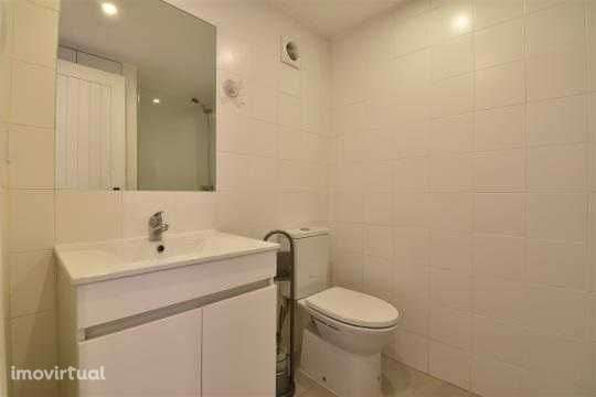 Apartamento T1 com varanda em excelente localização, Monte Estoril - Grande imagem: 5/11