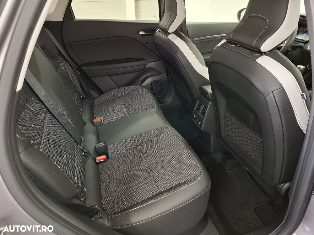 Renault Captur 140 MHEV Techno - 14