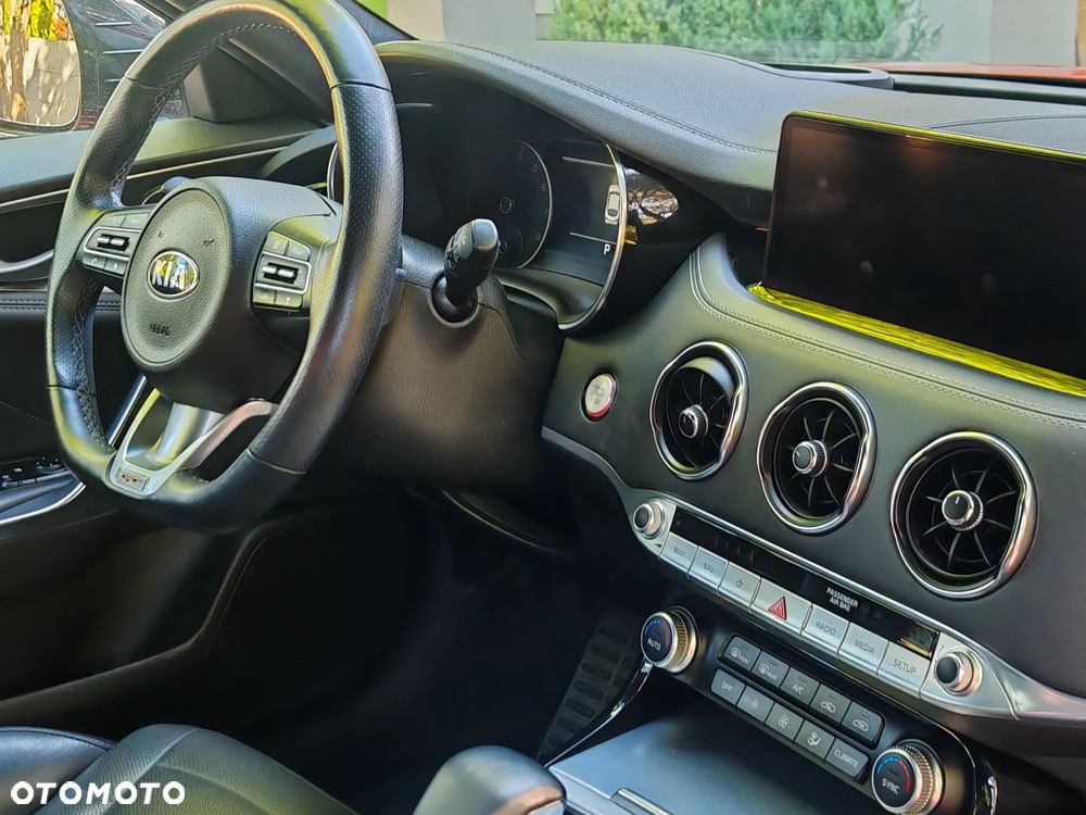 Kia Stinger 3.3 T-GDI V6 GT AWD - 18