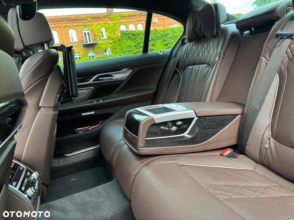 BMW Seria 7 740Ld xDrive - 24