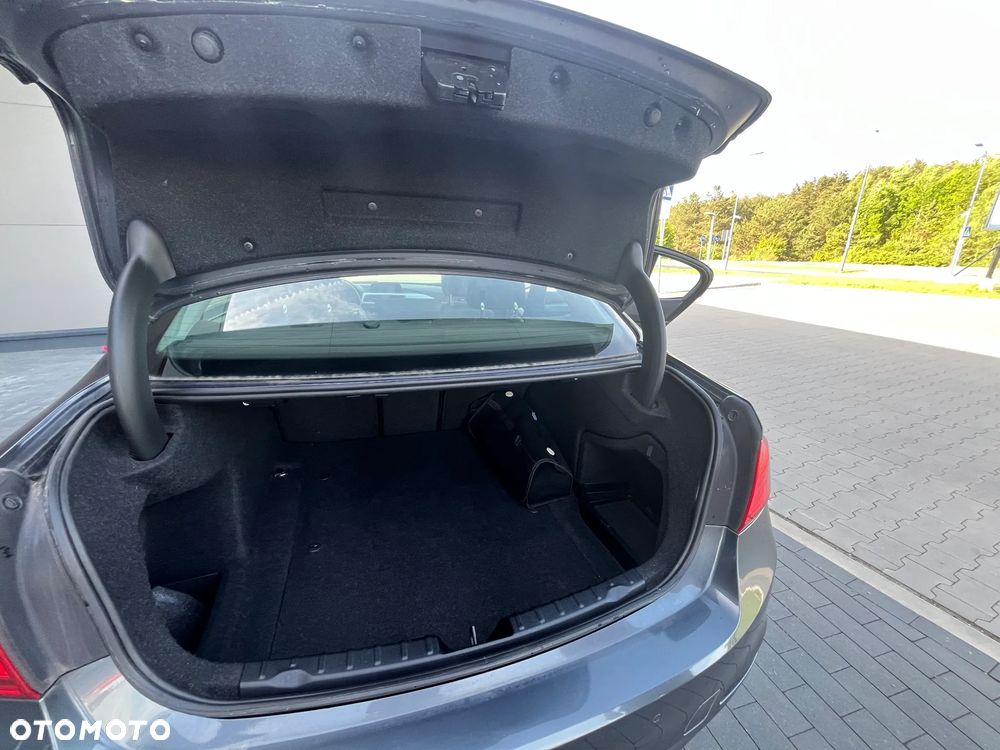 BMW Seria 3 318d - 14
