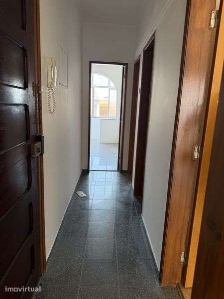 Arrenda-se T2 no montijo - Grande imagem: 5/8