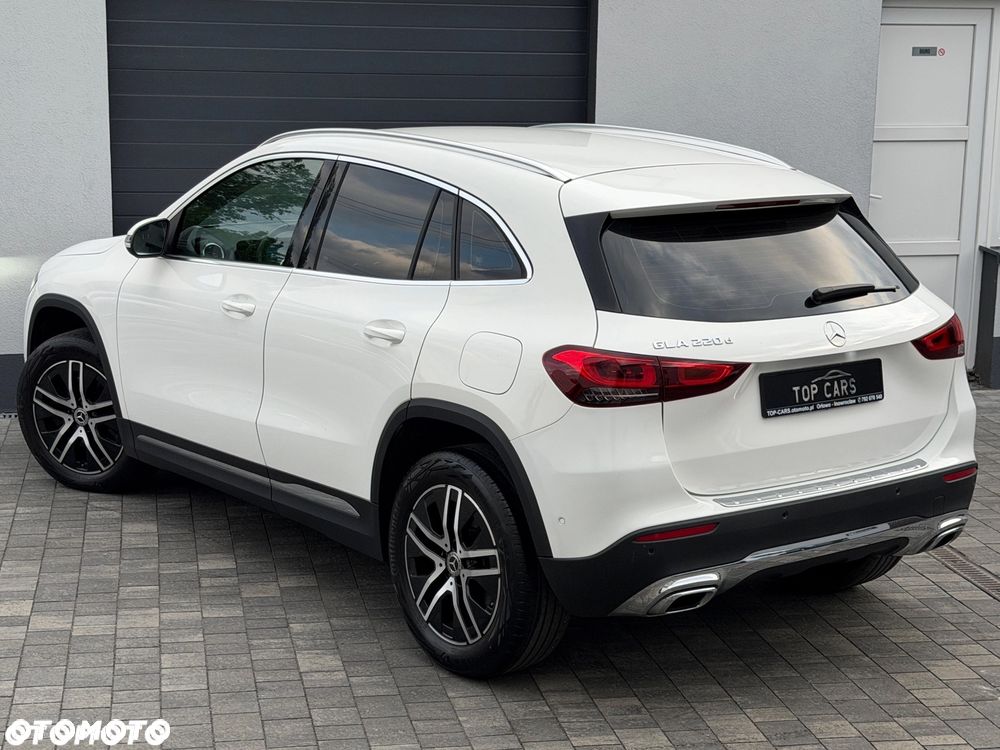 Mercedes-Benz GLA 220 d Progressive - 28