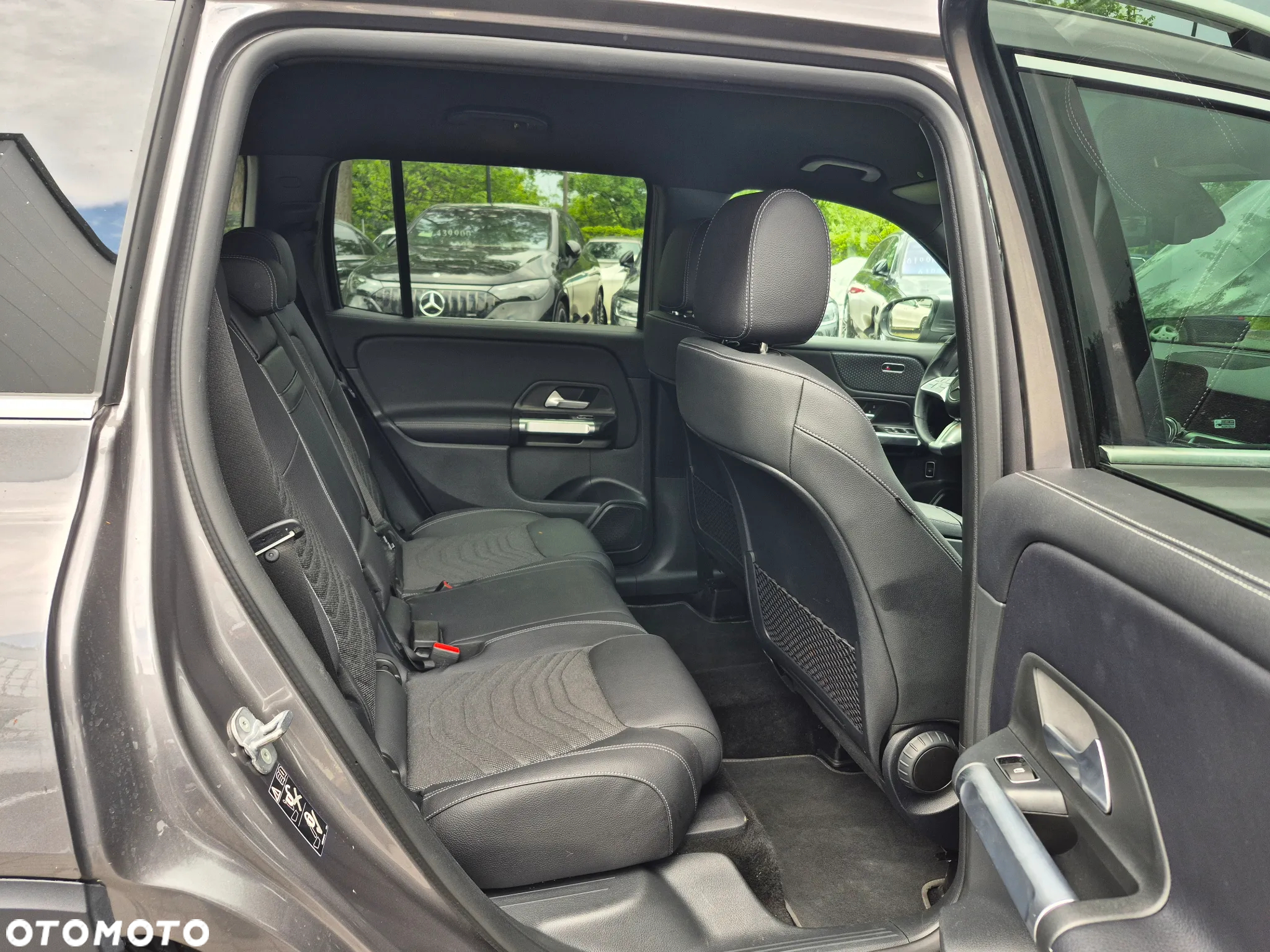 Mercedes-Benz GLB 200 Progressive 7G-DCT - 30