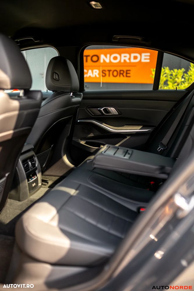 BMW Seria 3 320d xDrive Aut. M Sport - 34