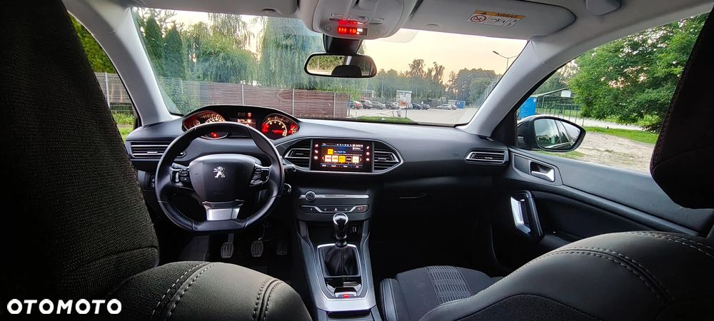 Peugeot 308 1.2 PureTech GPF Allure S&S - 3