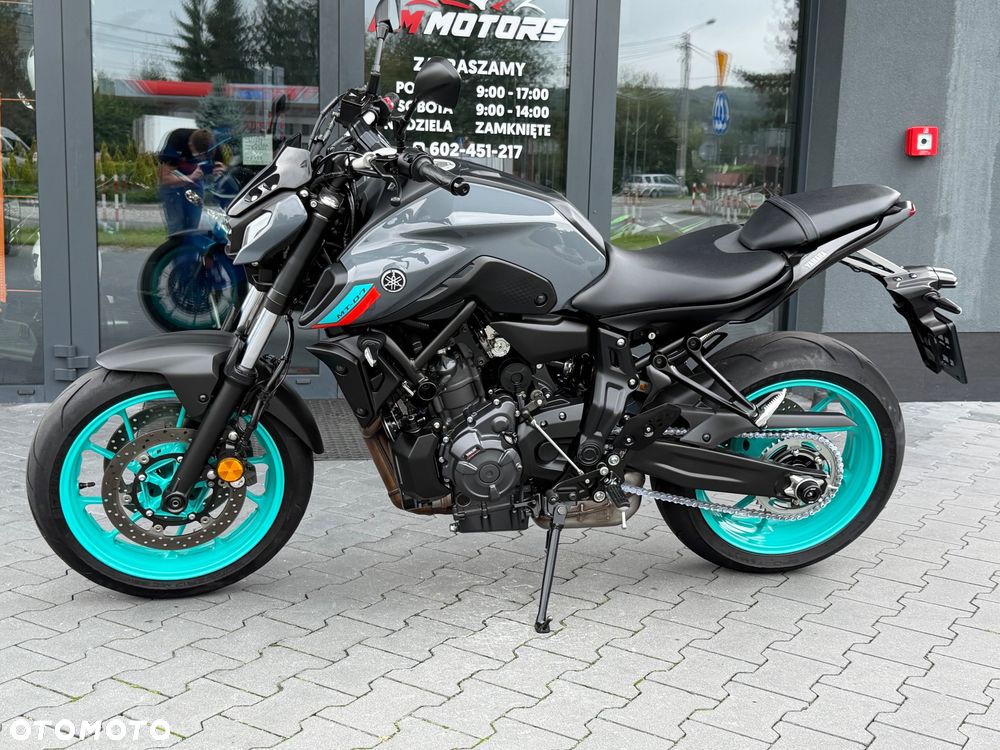 Yamaha MT - 27