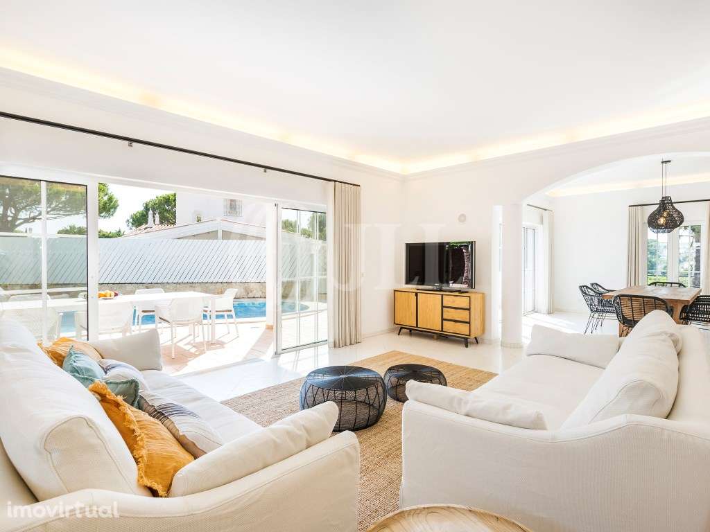Moradia T5 com piscina e jardim no Vale do Lobo, Algarve - Grande imagem: 2/23