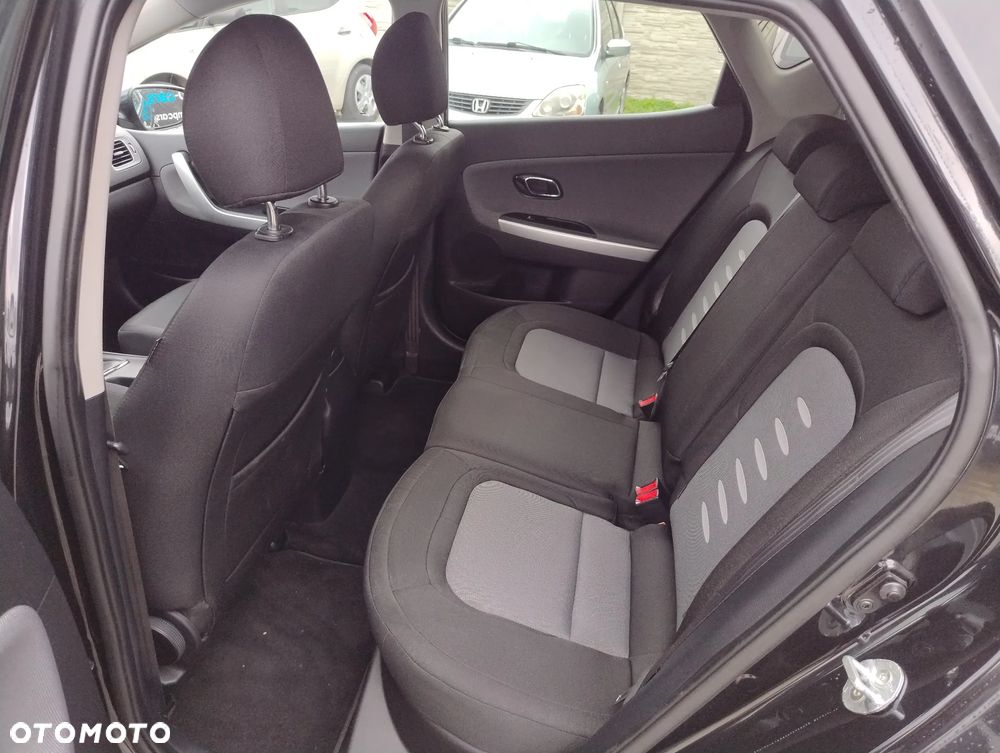 Kia Ceed - 10