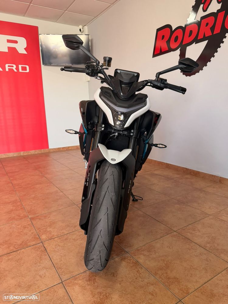 CF Moto 675NK - Garantia de Fábrica até 3/2029 - OFERTA CARTÃO DE DESCONTO EM COMBUSTÍVEL - 8