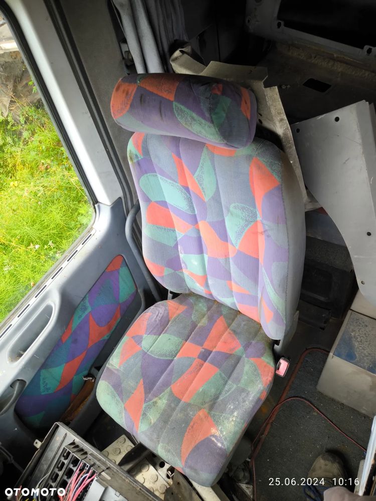 FOTEL PRAWY LEWY KIEROWCY MERCEDES ACTROS MP 1