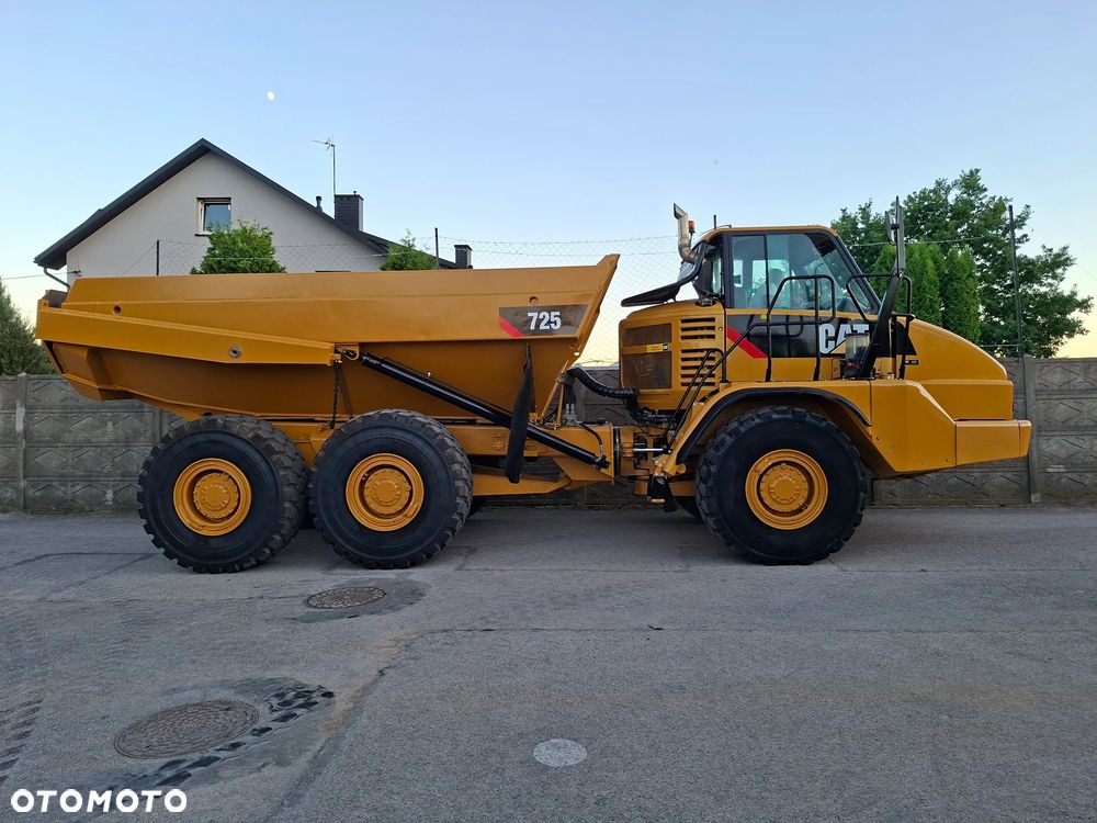 Caterpillar 725 - 10