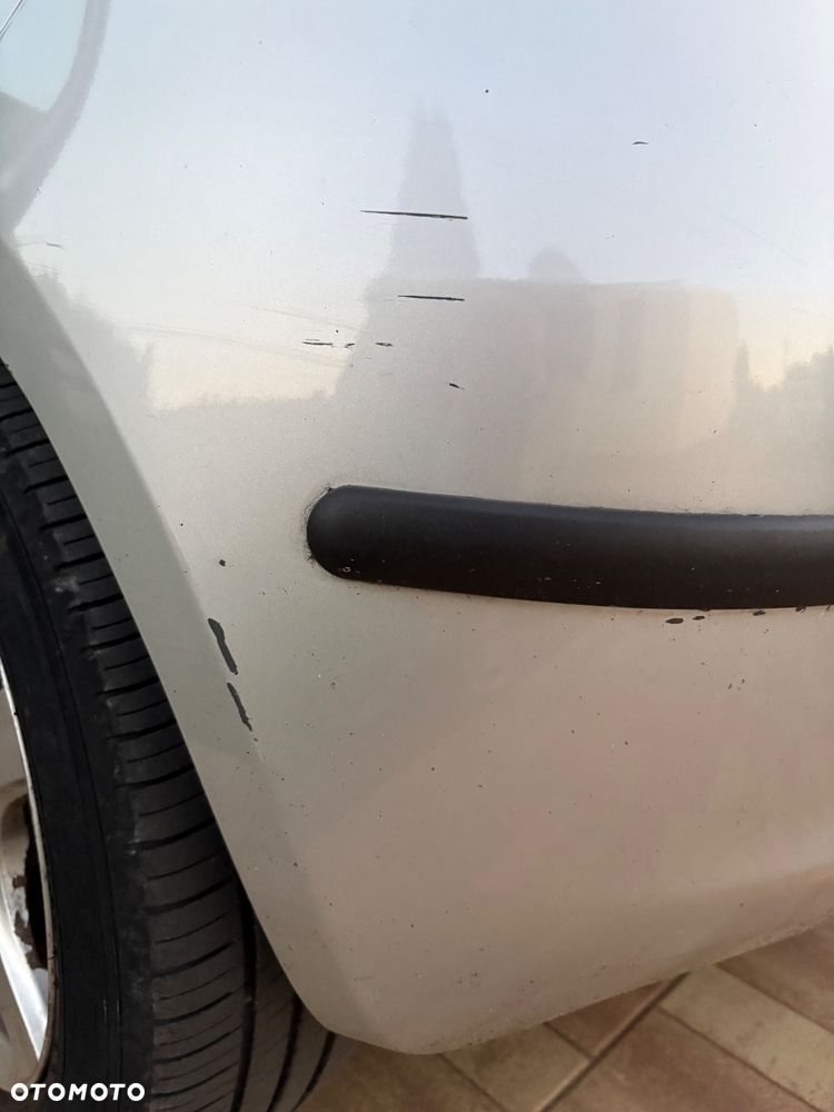 Toyota Yaris - 8