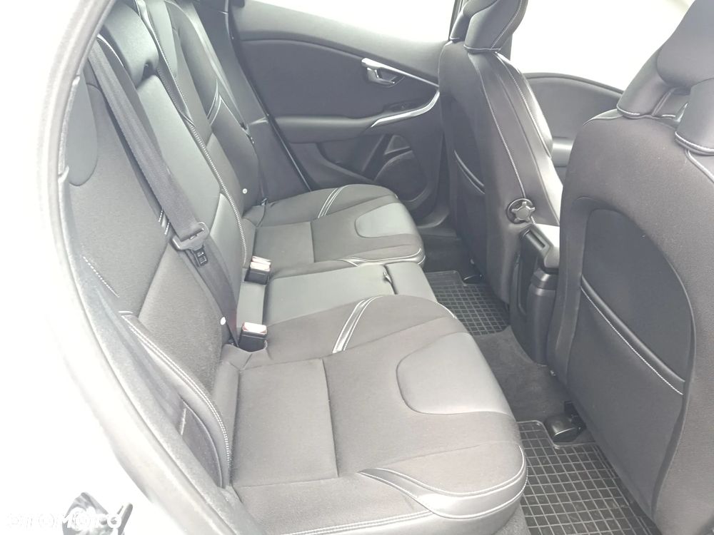 Volvo V40 D3 - 16