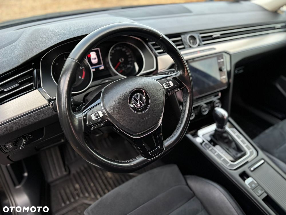 Volkswagen Passat 2.0 TDI BMT Highline DSG7 - 25