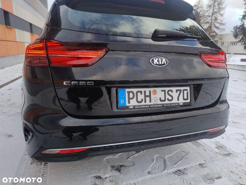 Kia Ceed 1.6 CRDi mHEV L Business Line - 34