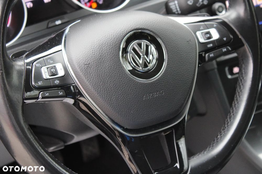 Volkswagen Golf - 24