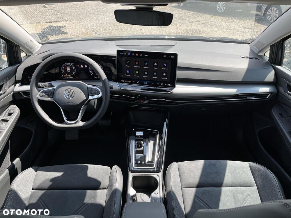 Volkswagen Golf - 26