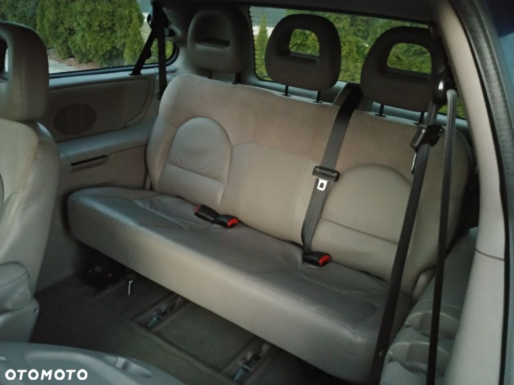 Chrysler Grand Voyager 3.3 Limited AWD - 28