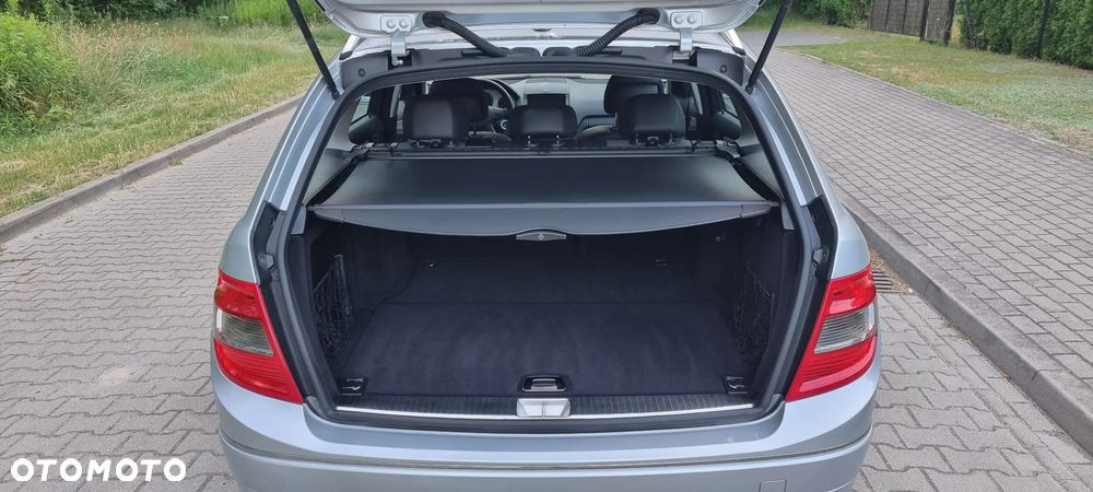 Mercedes-Benz Klasa C 200 Avantgarde Edition - 16