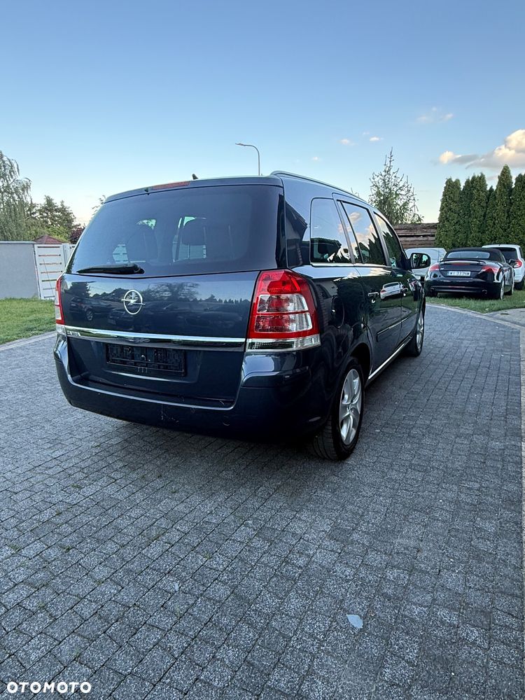 Opel Zafira 2.2 - 6