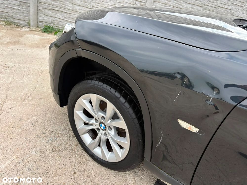 BMW X1 sDrive18d xLine - 33